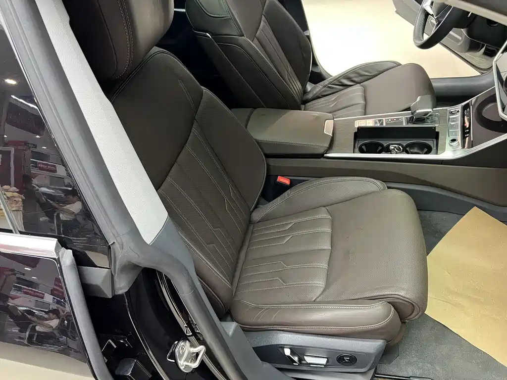 Audi A7L — миниатюра 10