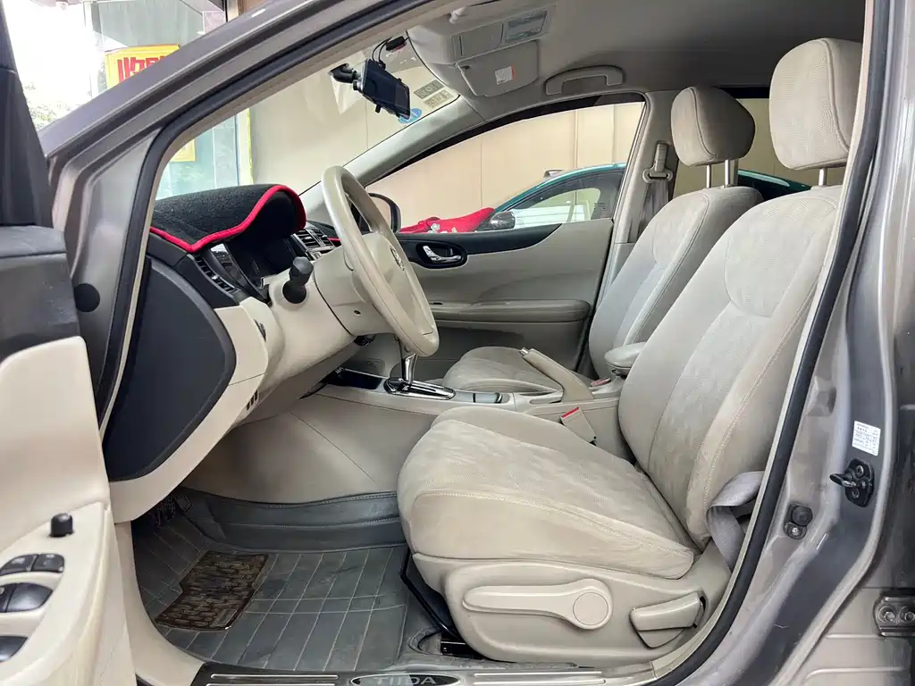 Nissan Tiida — миниатюра 7