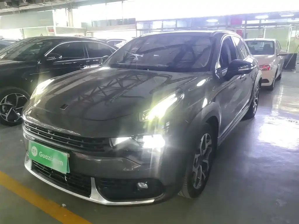 Купить Lynk & Co 02