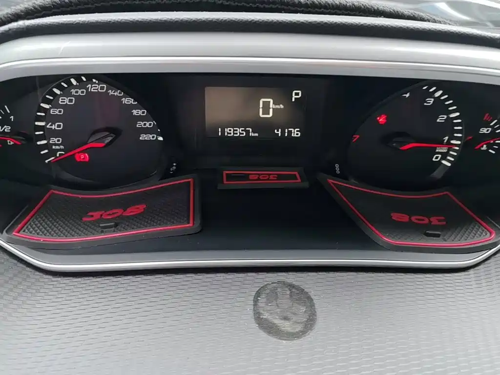 Peugeot 308 — миниатюра 12