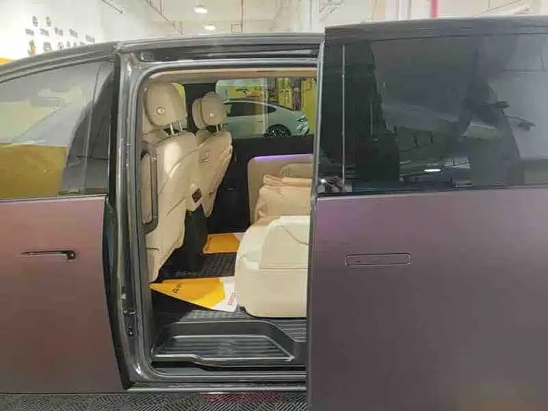 Li Auto Li MEGA — миниатюра 4