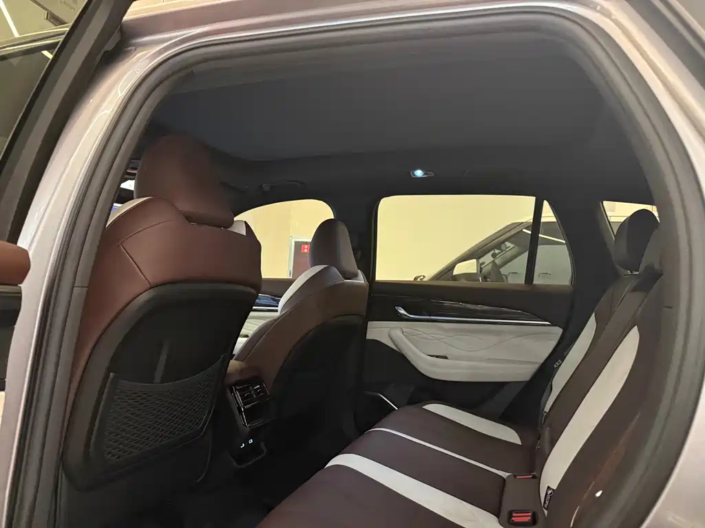 Geely Monjaro L 2024 2.0TD AT