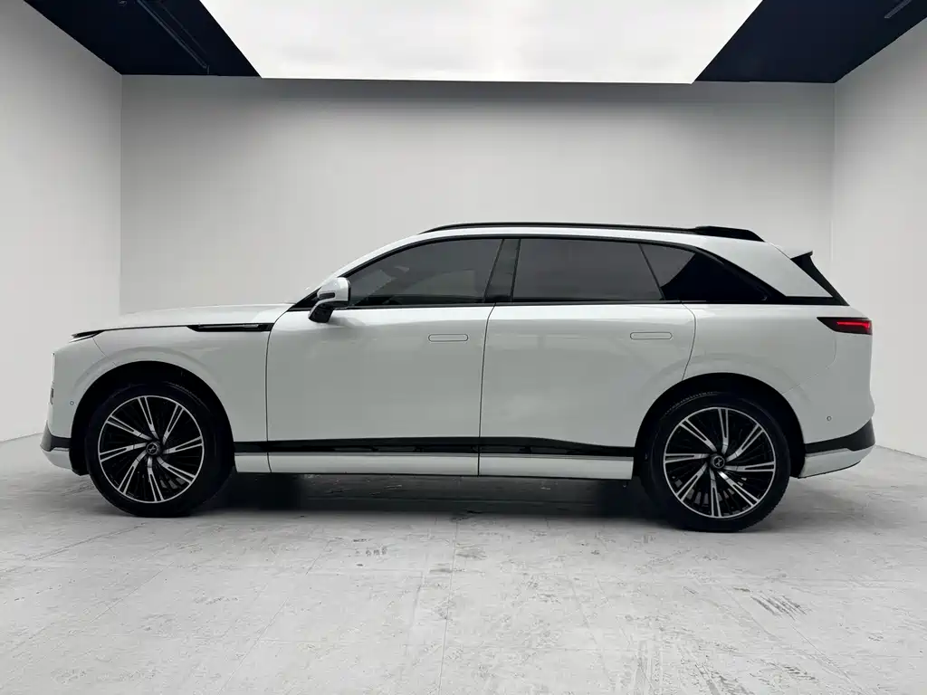 XPeng G9 — миниатюра 2