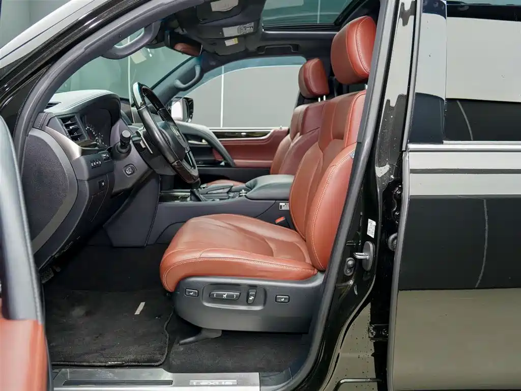 Lexus LX 2019 570 Luxury