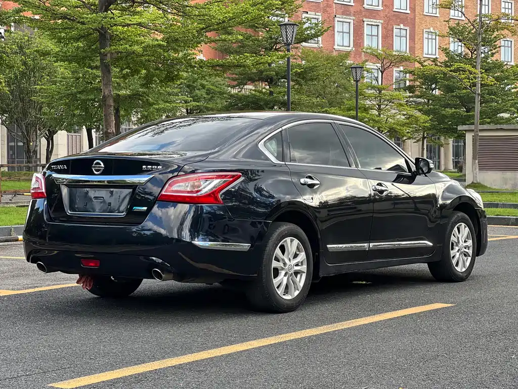 Nissan Teana — миниатюра 6
