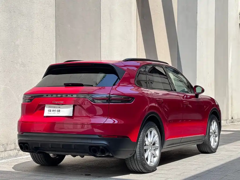 Porsche Cayenne — миниатюра 13