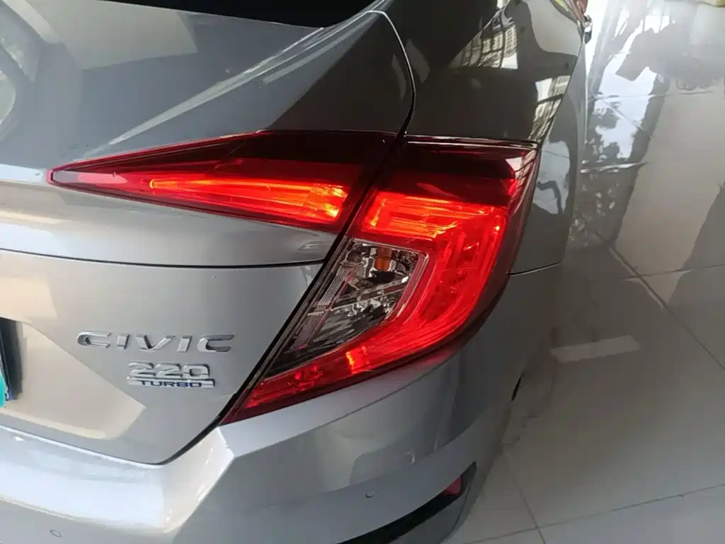 Honda Civic — миниатюра 8