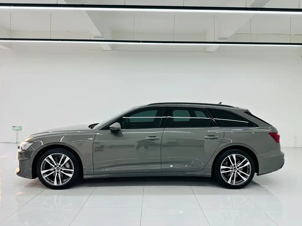 Audi A6 2022 Avant 40 TFSI Luxury