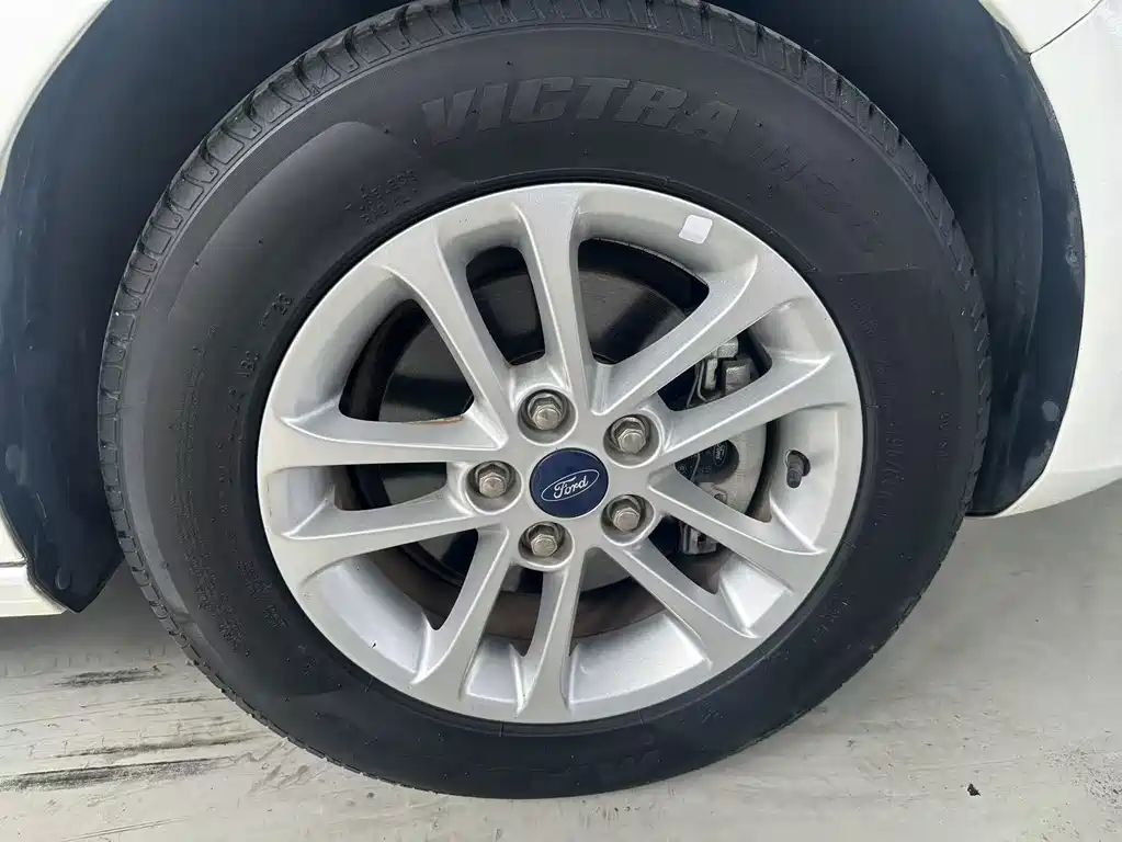 Ford Escort — миниатюра 13
