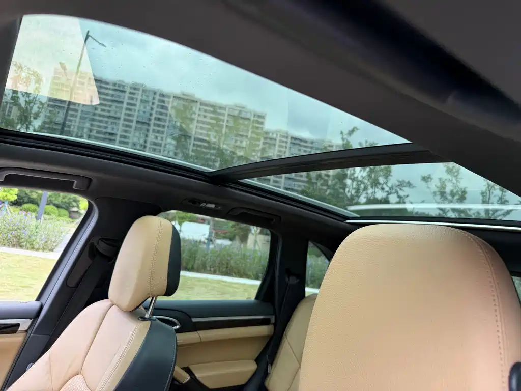 Porsche Cayenne — миниатюра 16