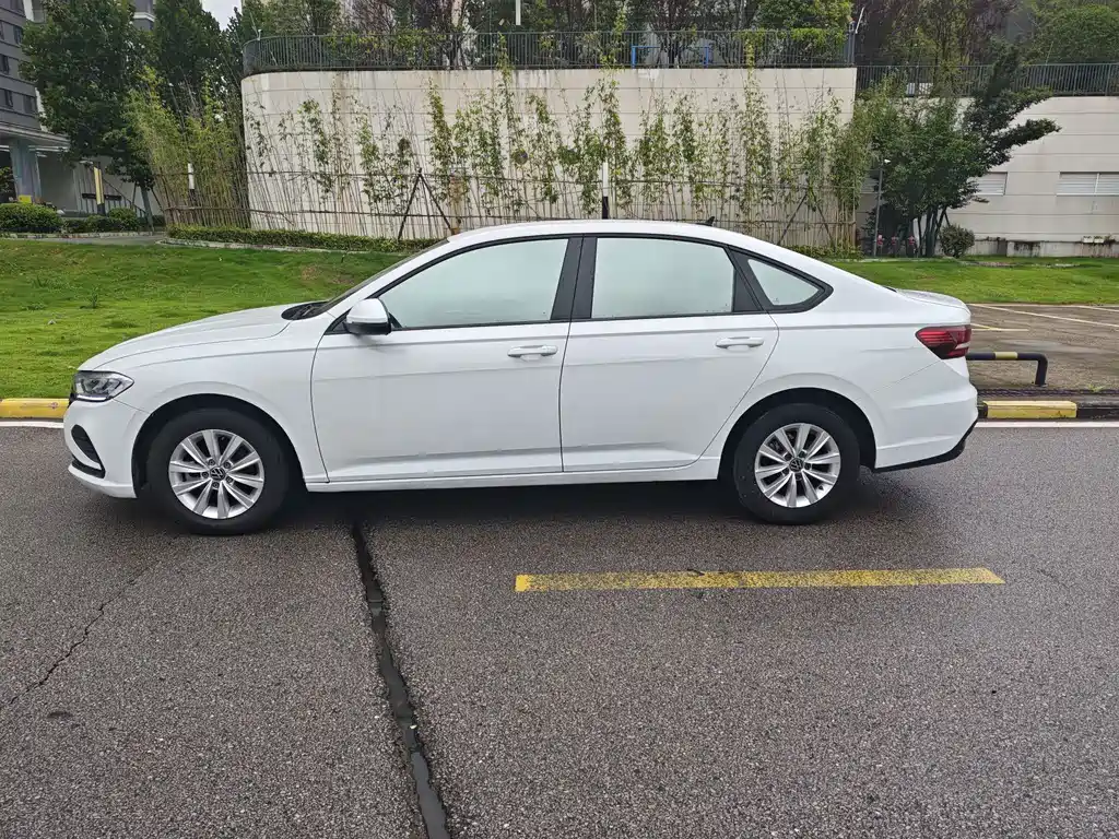Volkswagen Lavida — миниатюра 4