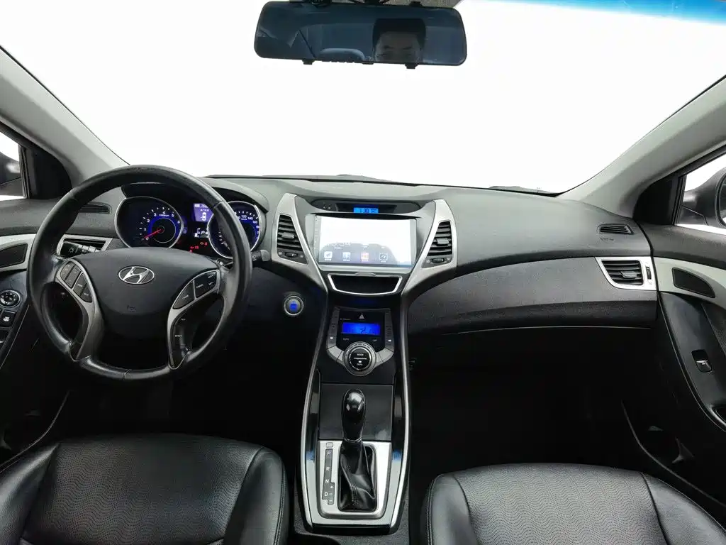 Hyundai Elantra Langdong — миниатюра 5