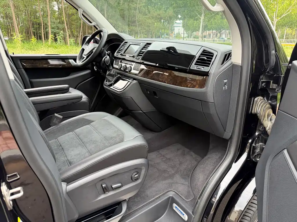 Volkswagen Multivan — миниатюра 13