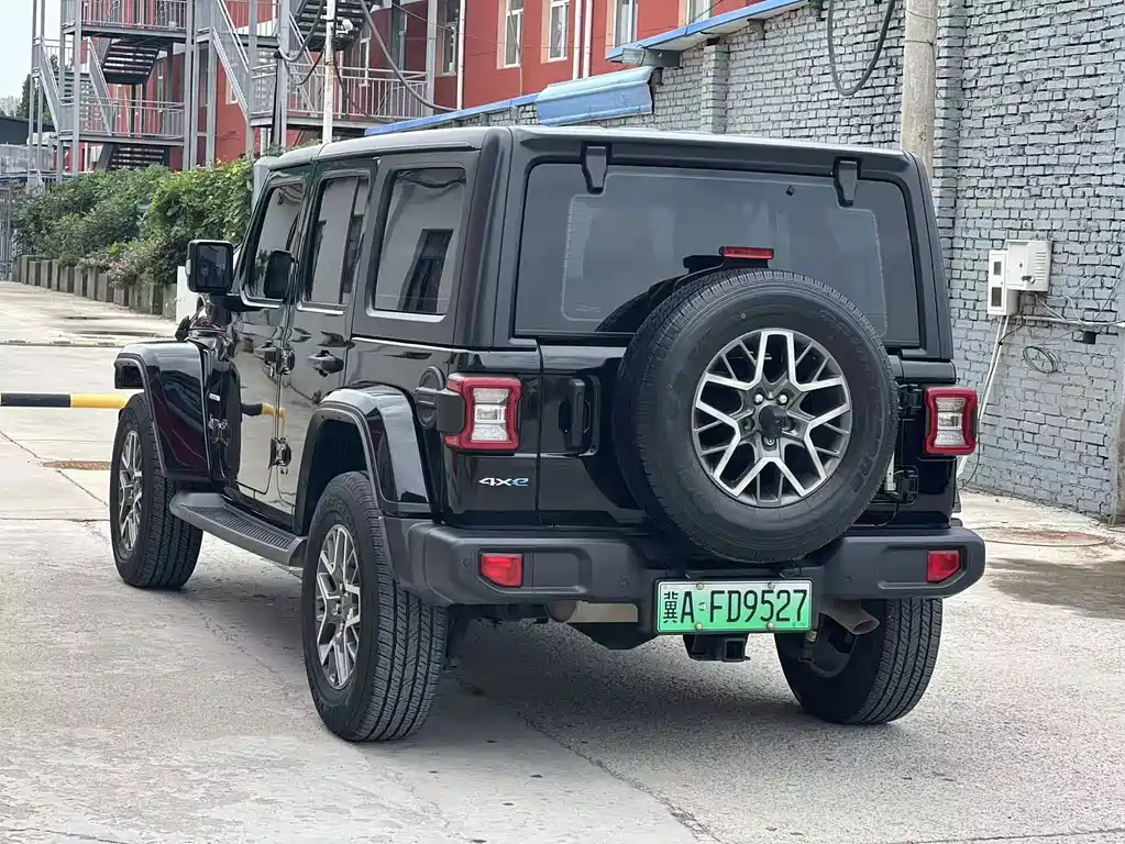 Jeep Wrangler PHEV — миниатюра 13