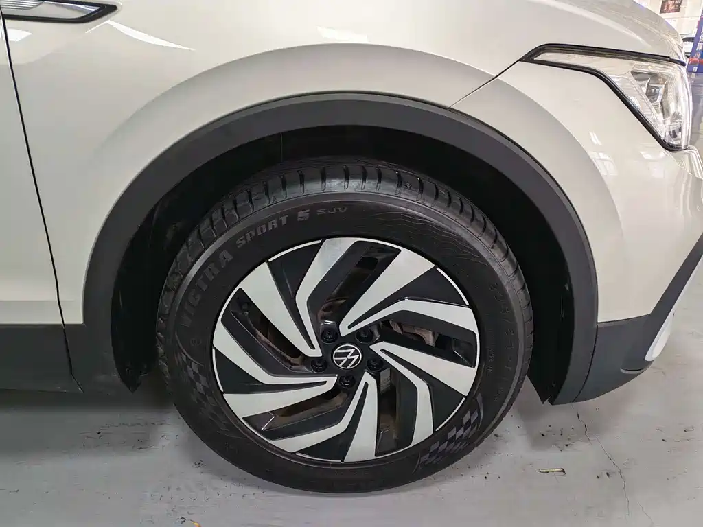 Volkswagen Tiguan L — миниатюра 19
