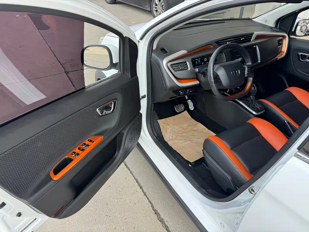 Geely Vision X1 — миниатюра 5