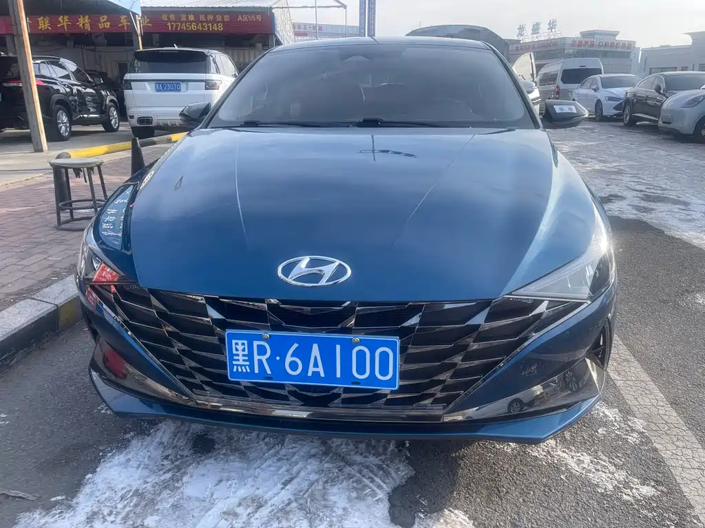 HYUNDAI ELANTRA