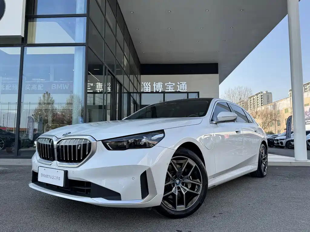 BMW I5