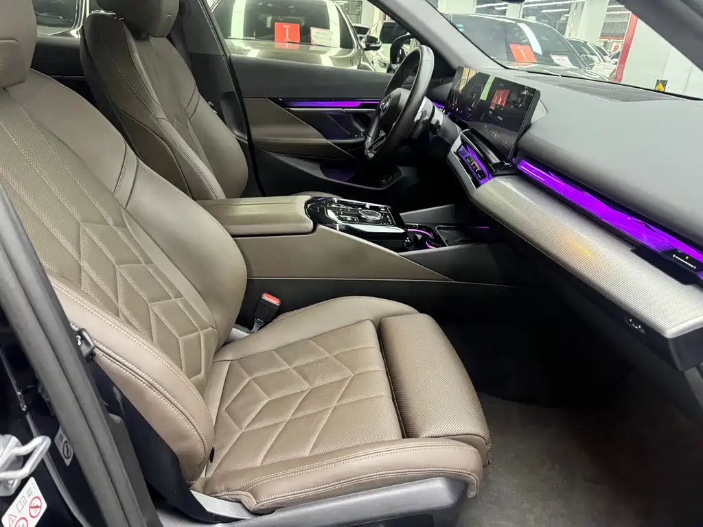 BMW 5 Series (Import) — миниатюра 10