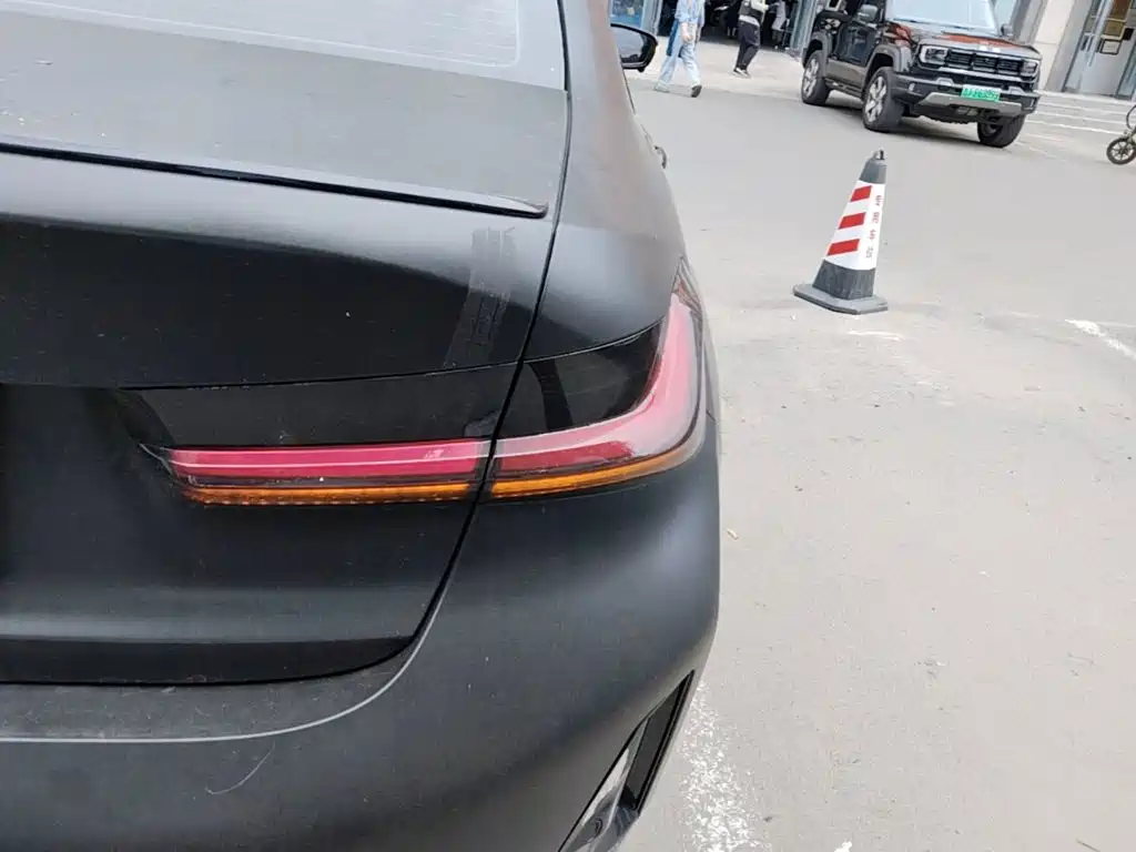 BMW 3 Series — миниатюра 8