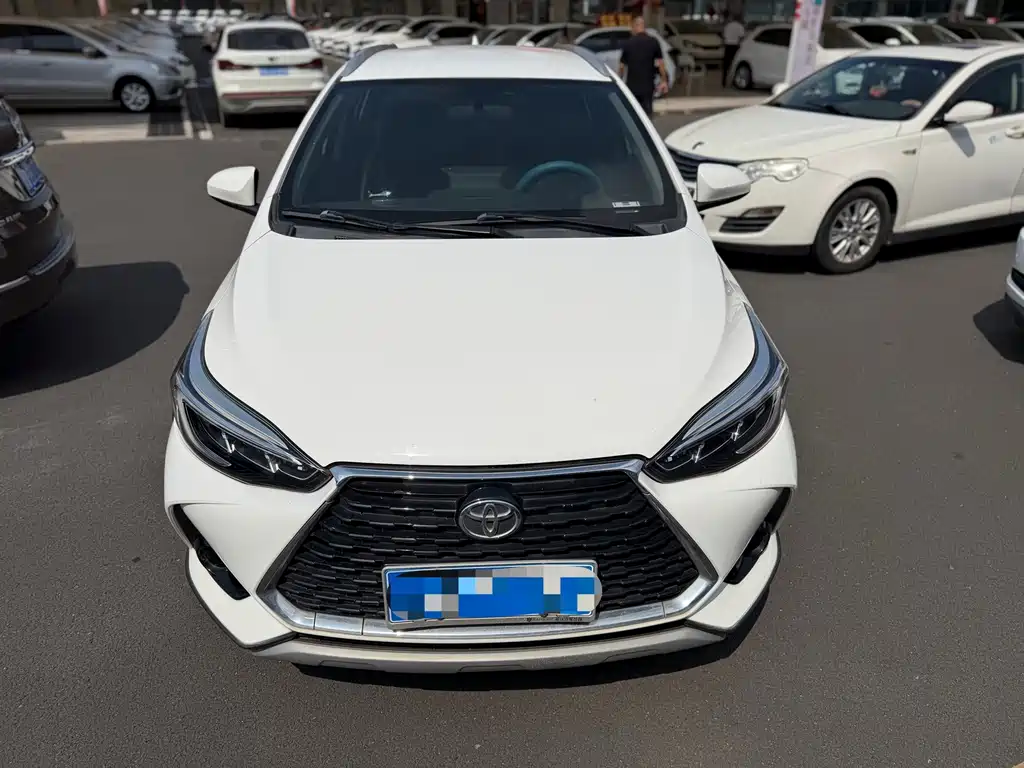 Toyota Yaris L — миниатюра 2