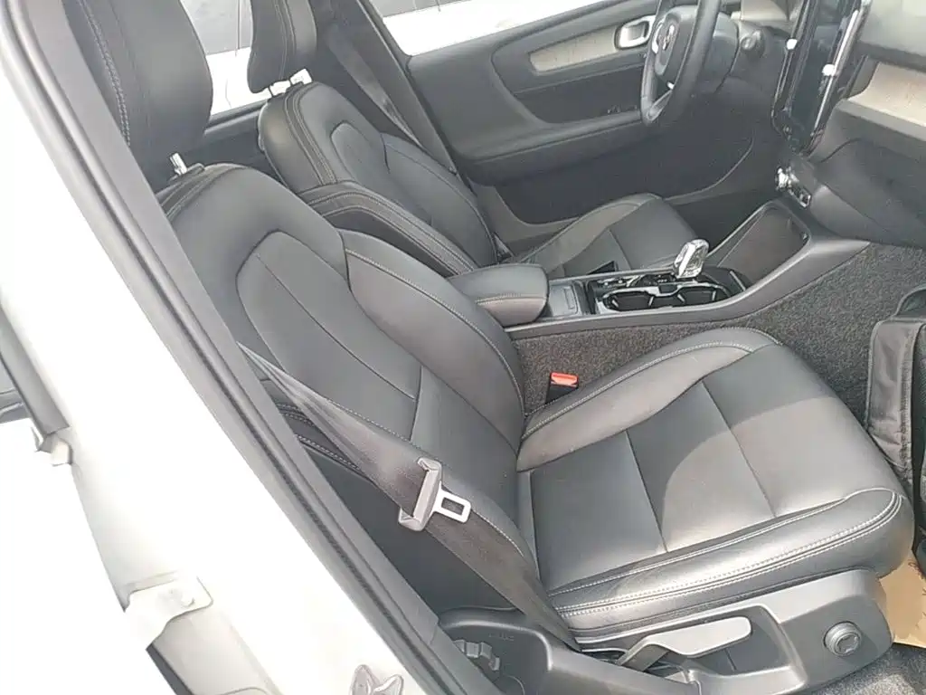Volvo XC40 — миниатюра 25