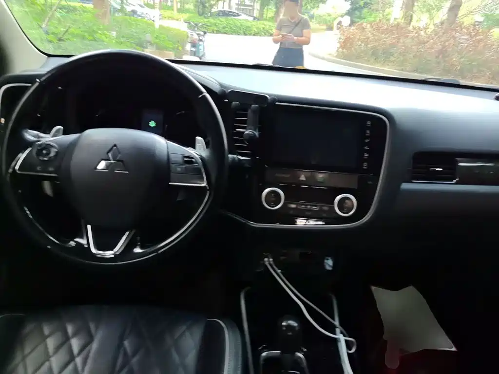Mitsubishi Outlander — миниатюра 5