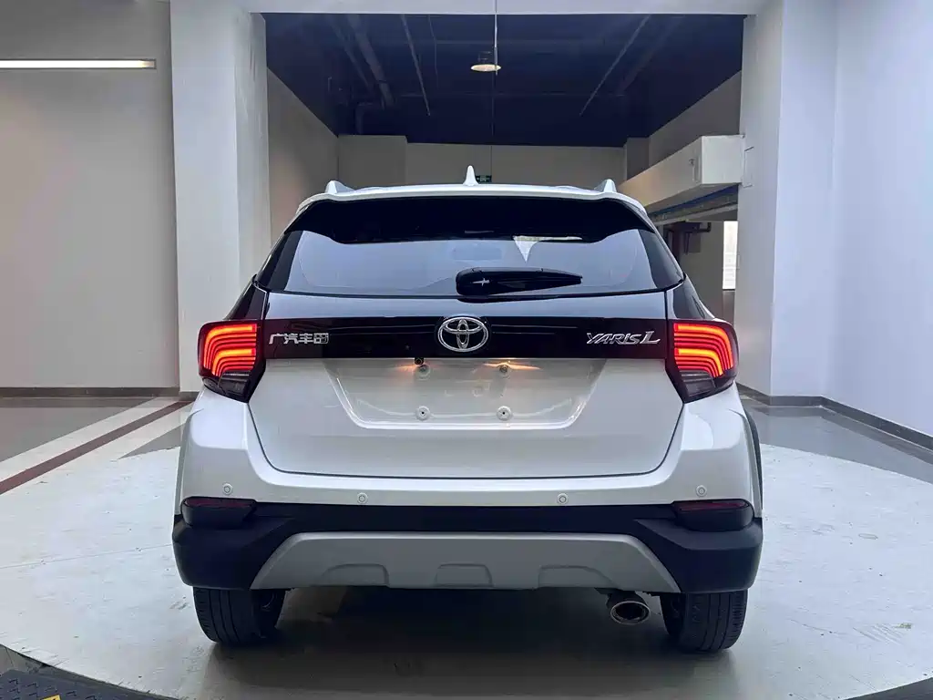 Toyota Yaris L — миниатюра 4