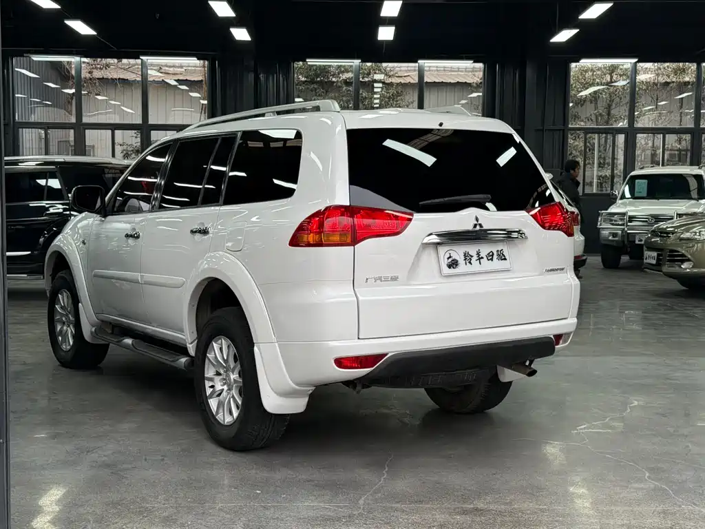 MITSUBISHI PAJERO JINCHANG