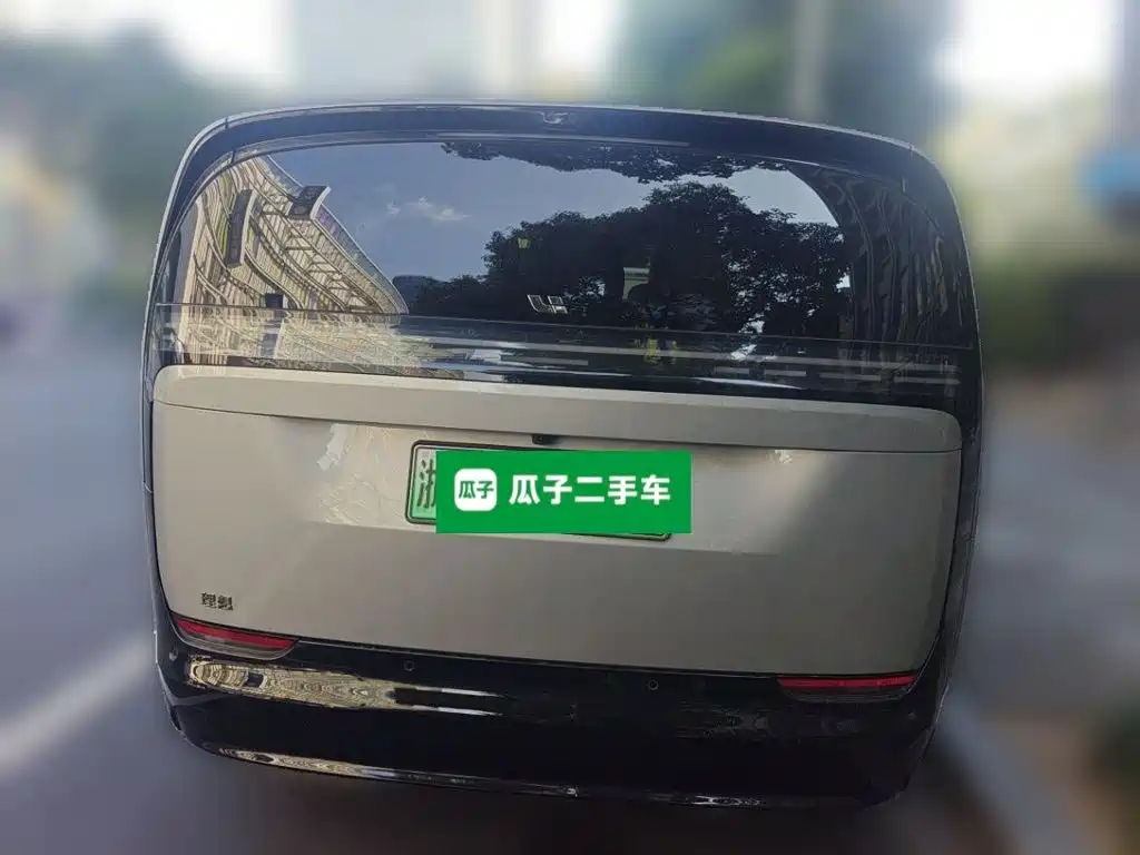 Li Auto Li MEGA — миниатюра 3