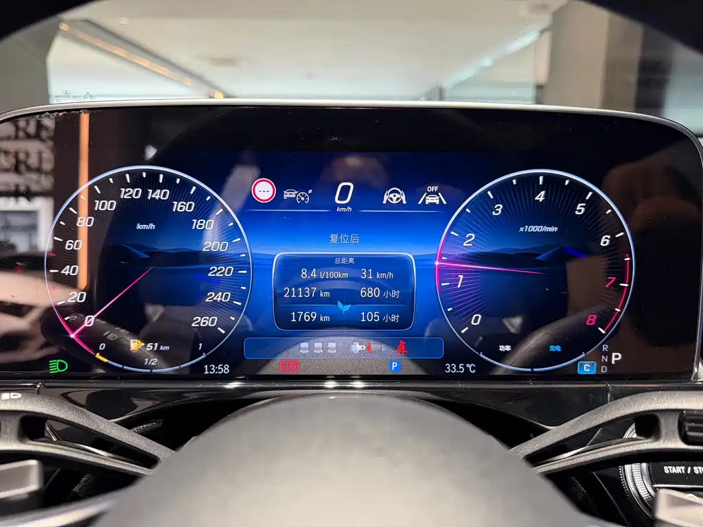 Mercedes-Benz E-Class — миниатюра 15
