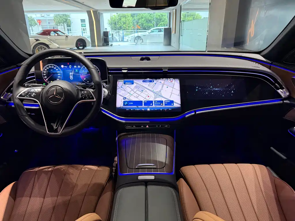 Mercedes-Benz E-Class — миниатюра 10
