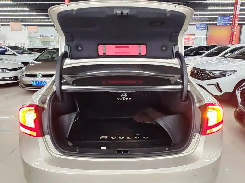 Volvo S60 — миниатюра 19