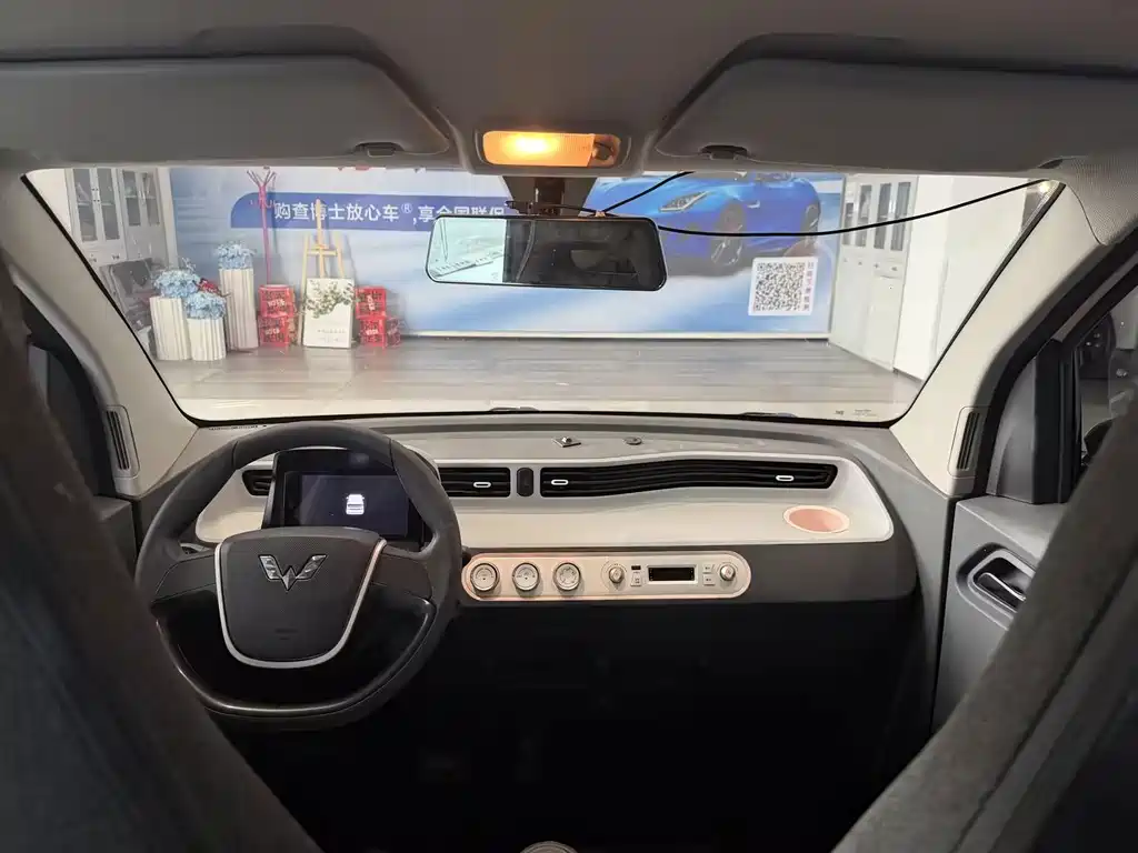 Wuling MINIEV — миниатюра 5