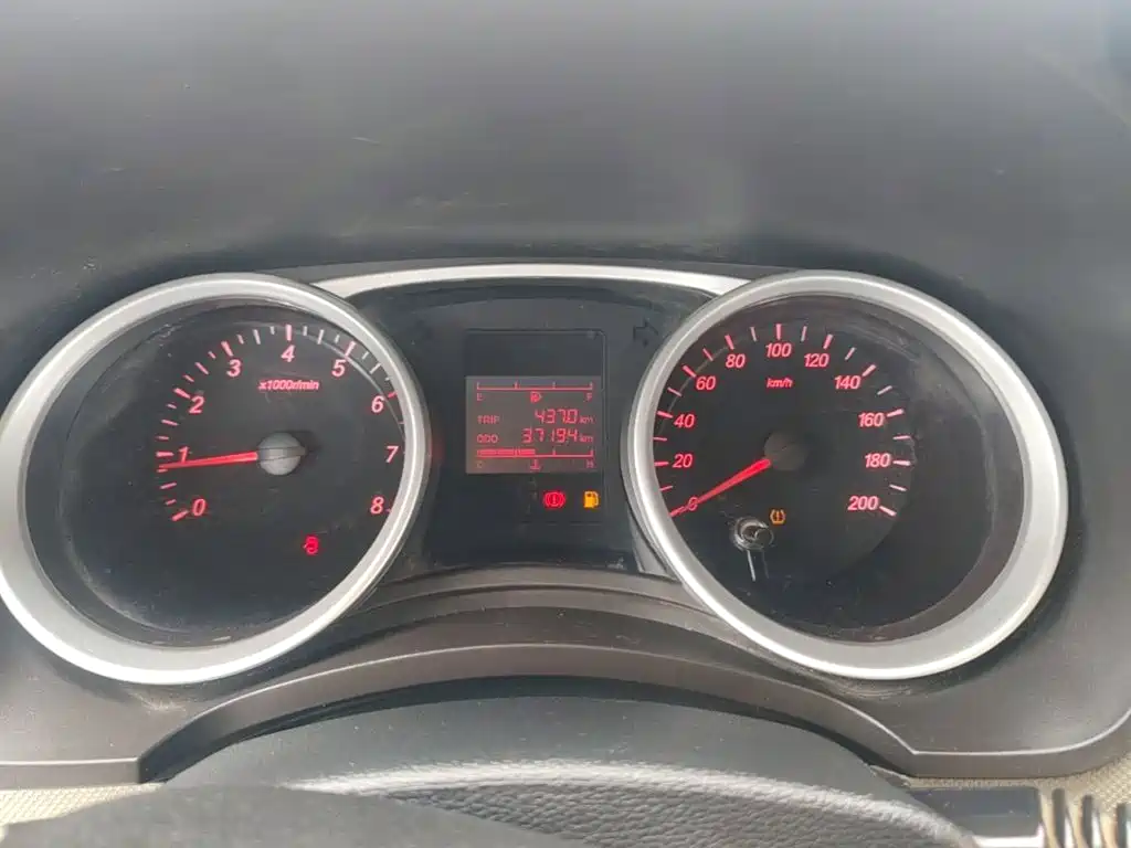 Wuling Hongguang — миниатюра 12