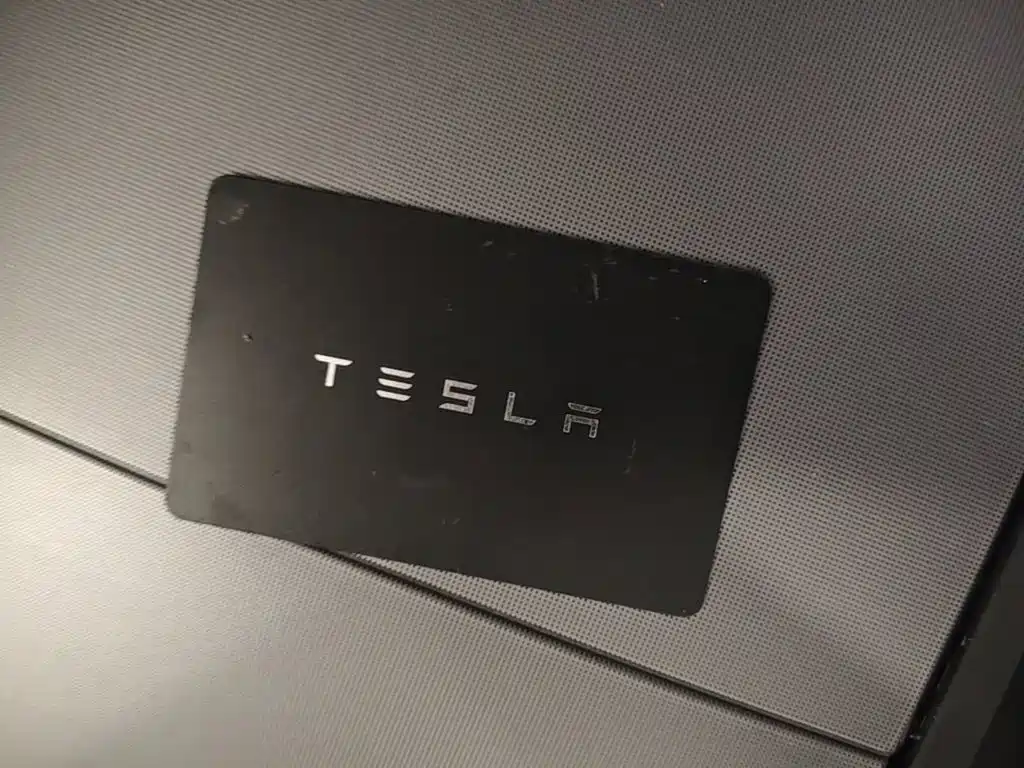 Tesla Model 3 — миниатюра 9