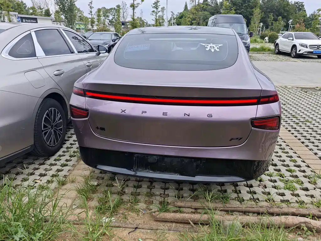 XPeng P7 — миниатюра 11