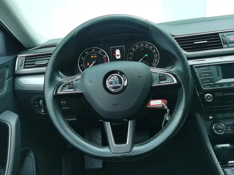 Skoda Superb — миниатюра 15