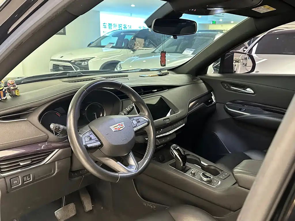 Cadillac XT4 — миниатюра 10
