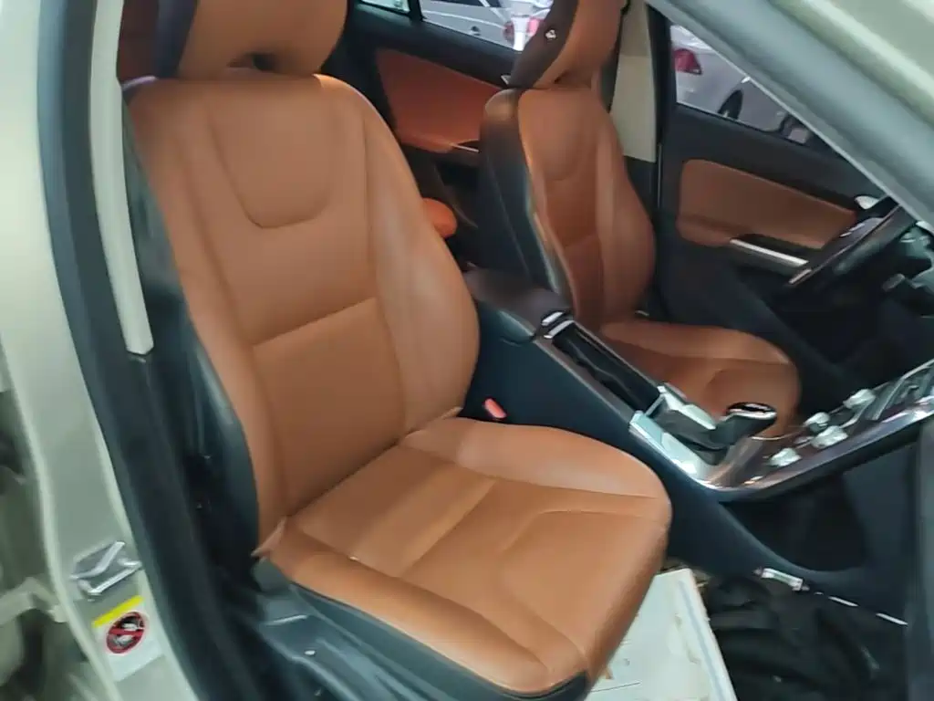 Volvo S60 — миниатюра 25