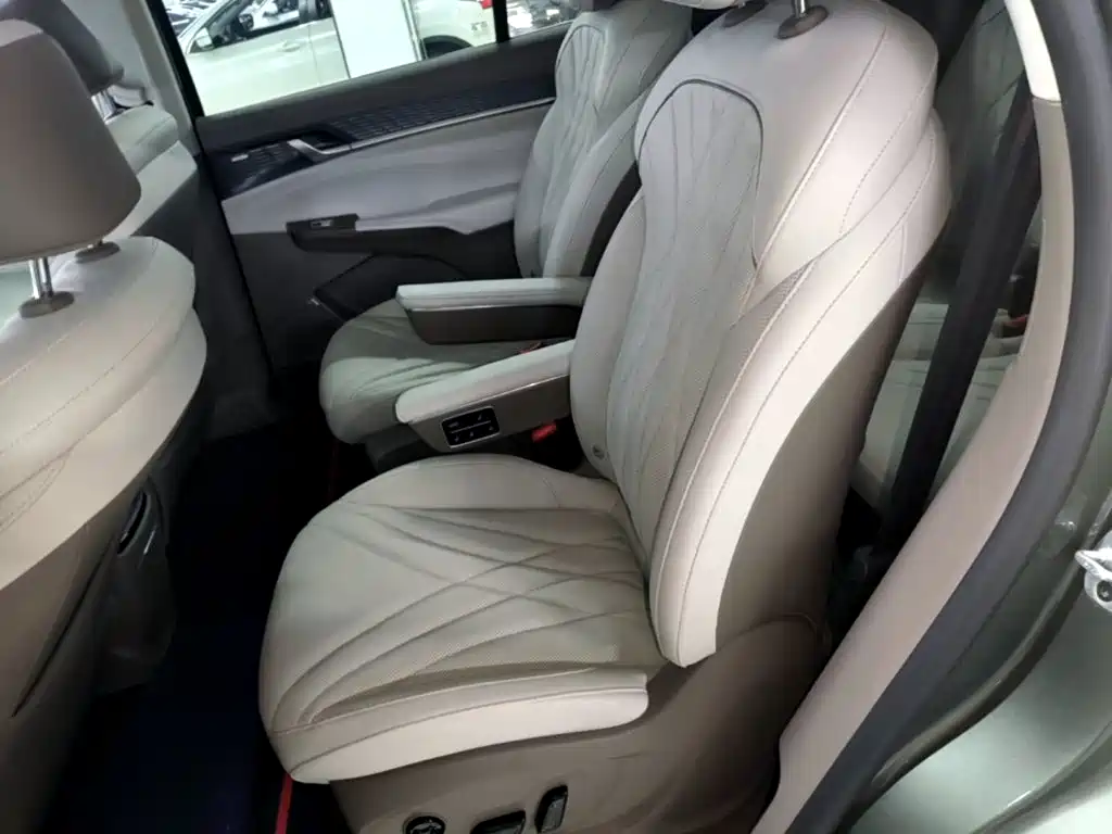 Roewe RX9 — миниатюра 17