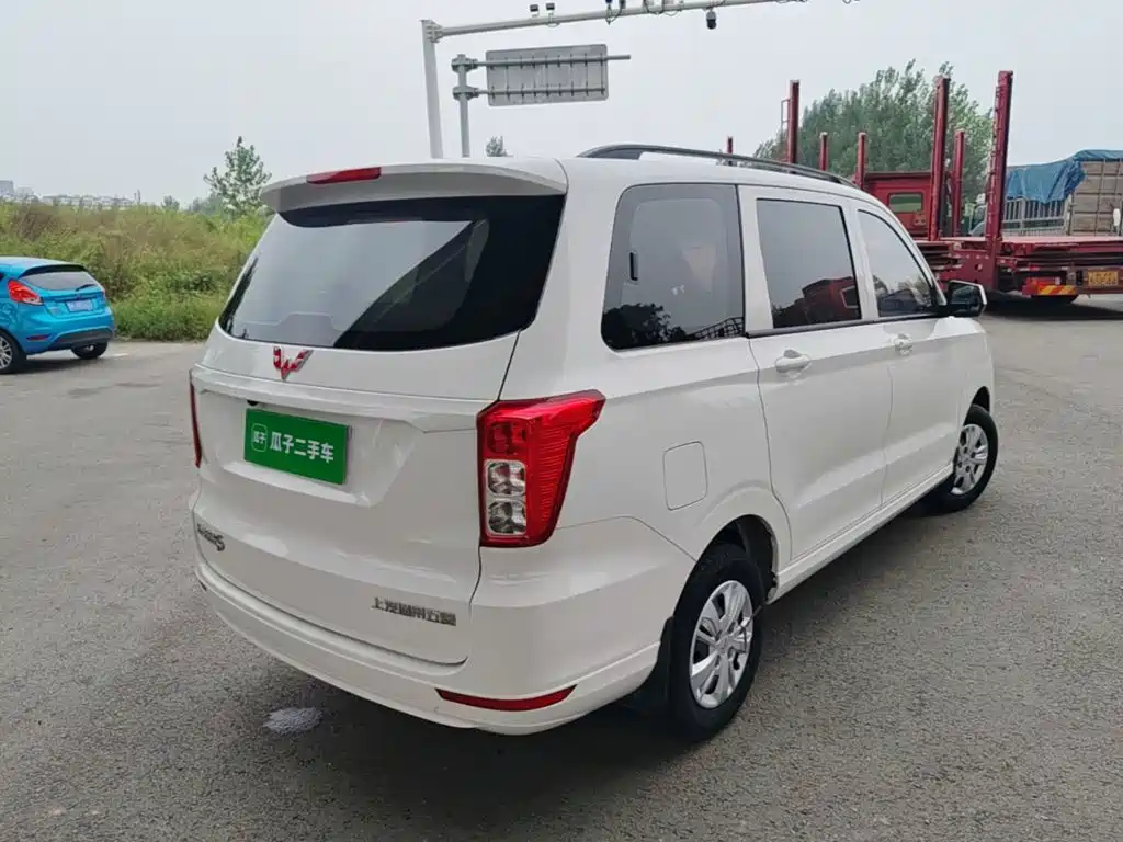 Wuling Hongguang — миниатюра 7