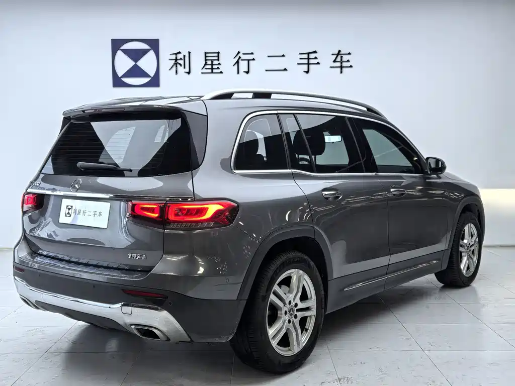 MERCEDES-BENZ GLB