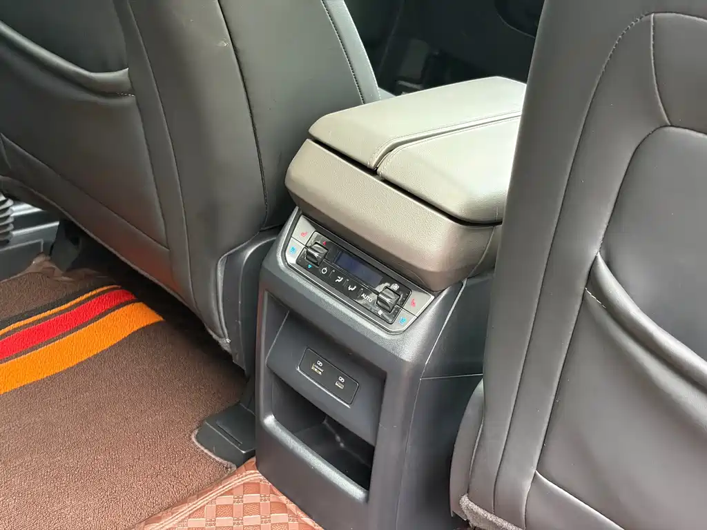 Ford Edge — миниатюра 14
