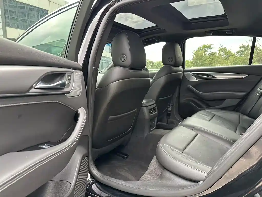 Cadillac CT5 — миниатюра 6