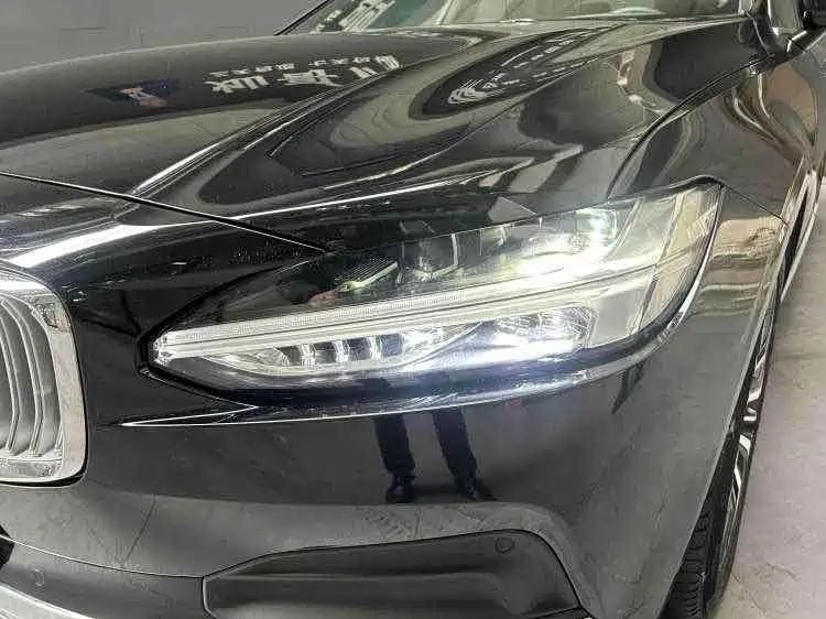 Volvo S90 — миниатюра 2