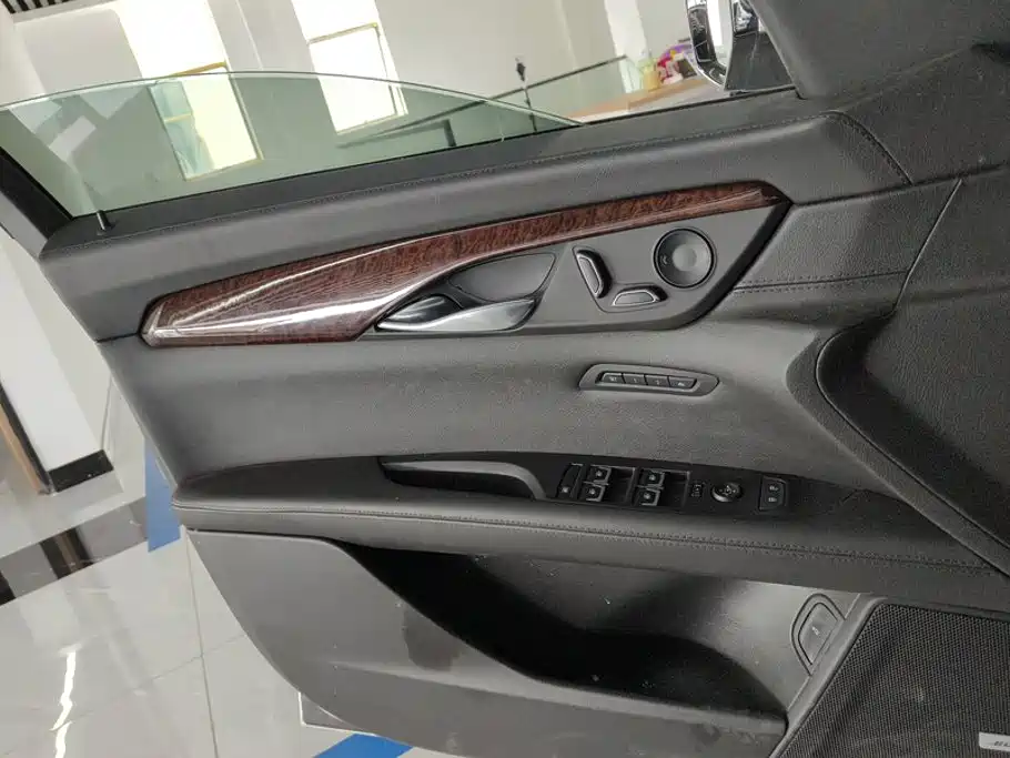 Cadillac CT6 — миниатюра 7