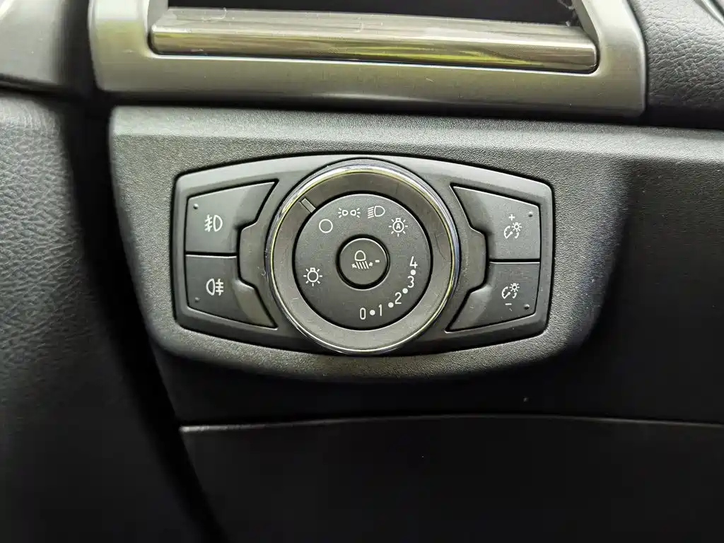 Ford Mondeo — миниатюра 21