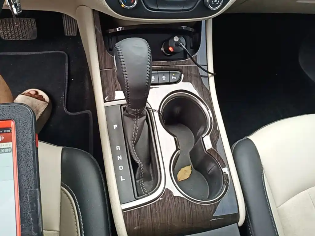 Buick Verano — миниатюра 14