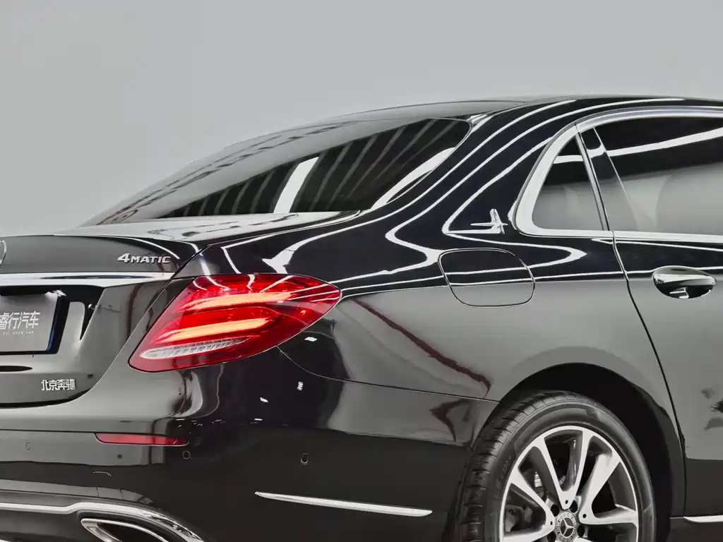 Mercedes-Benz E-Class — миниатюра 34